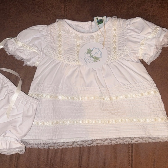 Heirloom lace diaper set - Picture 1 of 4